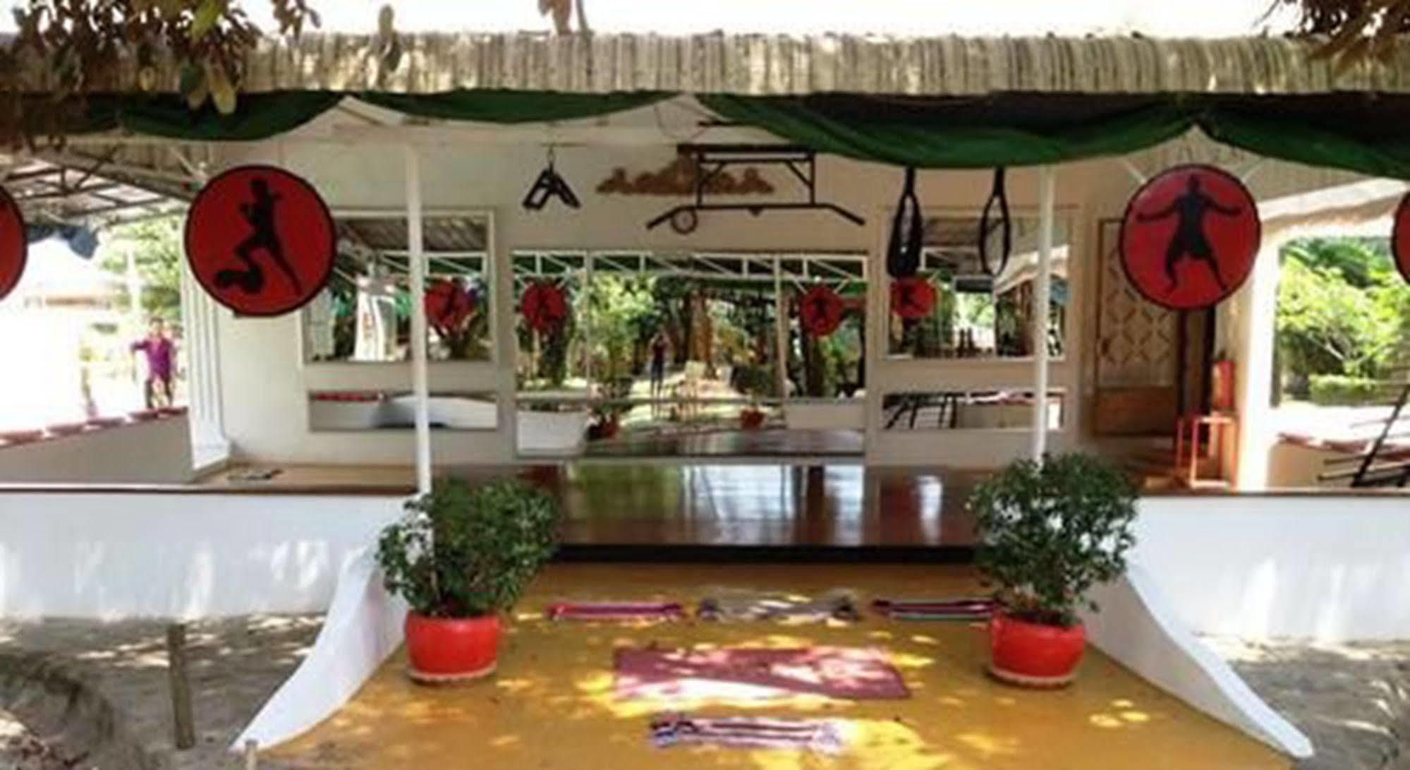 Fitness Resort Σίχανουκβιλ Εξωτερικό φωτογραφία